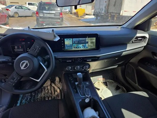 2025 NISSAN KICKS S  