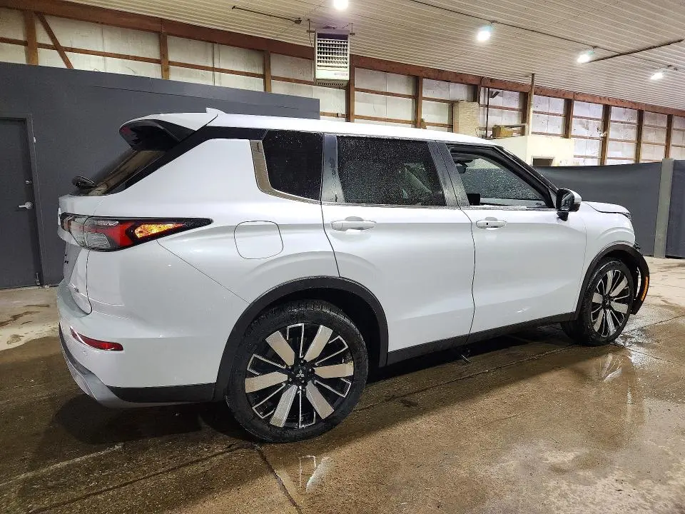 2025 MITSUBISHI OUTLANDER SE  
