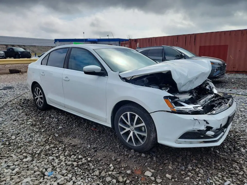 2017 VOLKSWAGEN JETTA SE  