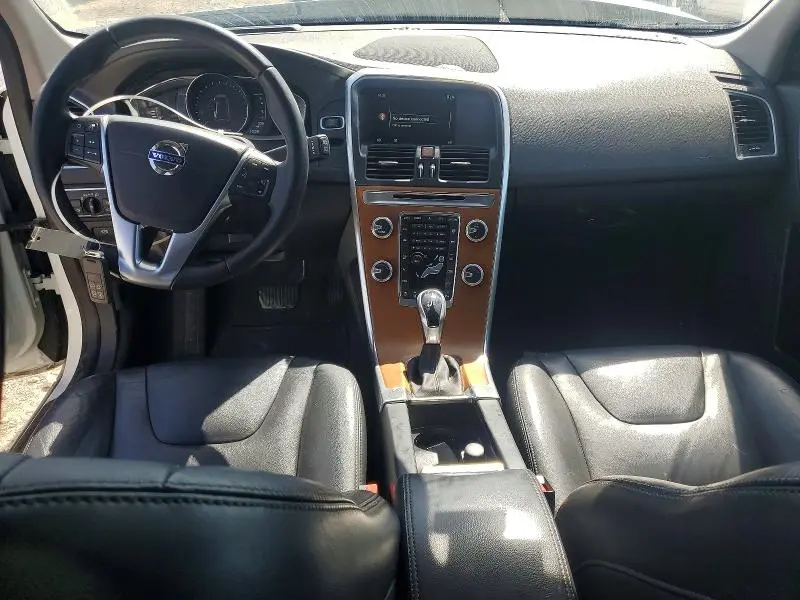2017 VOLVO XC60 T5 INSCRIPTION  