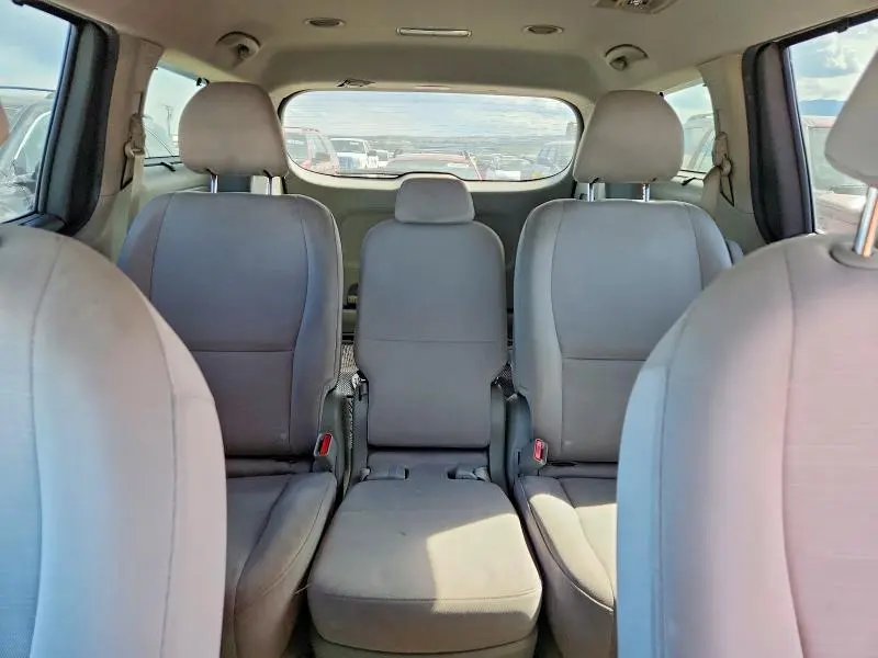 2015 KIA SEDONA LX  