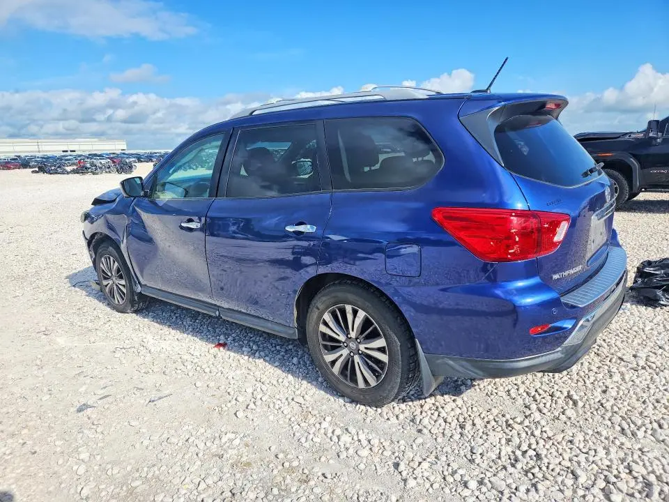 2017 NISSAN PATHFINDER SL  