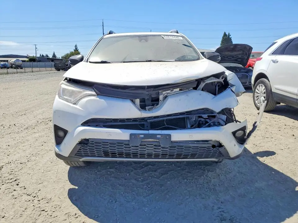 2018 TOYOTA RAV4 SE  