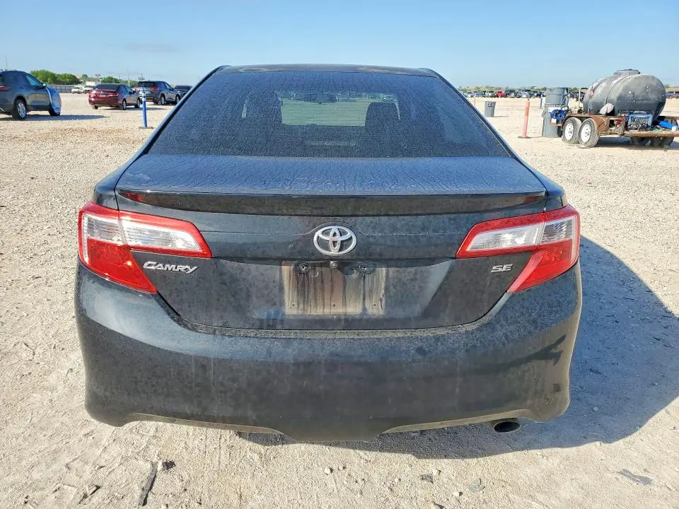 2012 TOYOTA CAMRY SE  