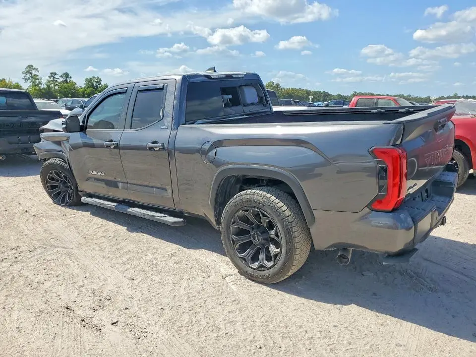 2024 TOYOTA TUNDRA SR5  