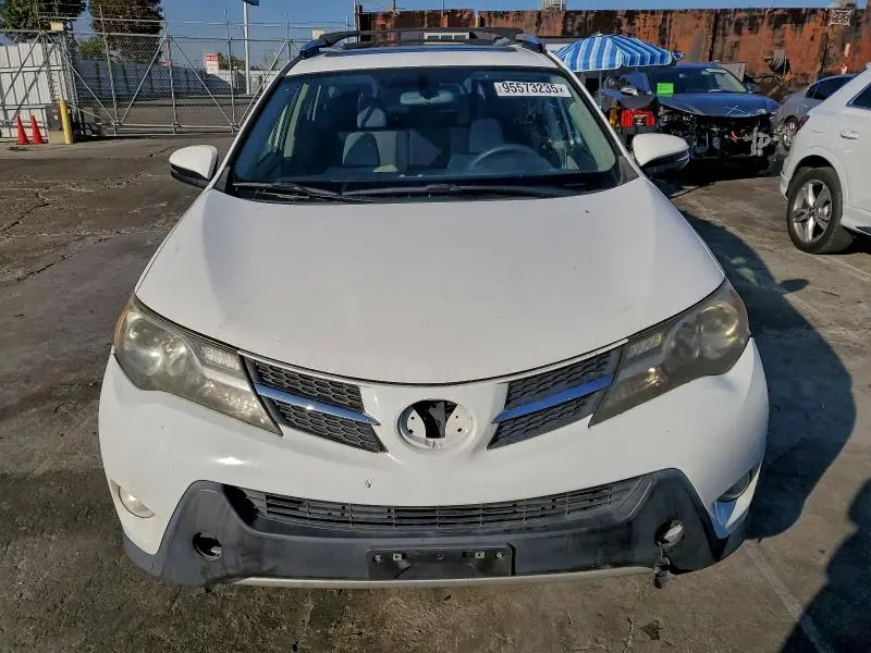 2015 TOYOTA RAV4 XLE  