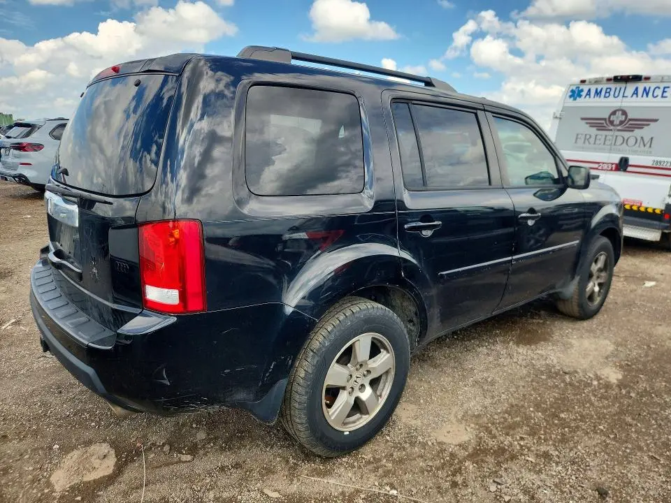 2011 HONDA PILOT EXLN  