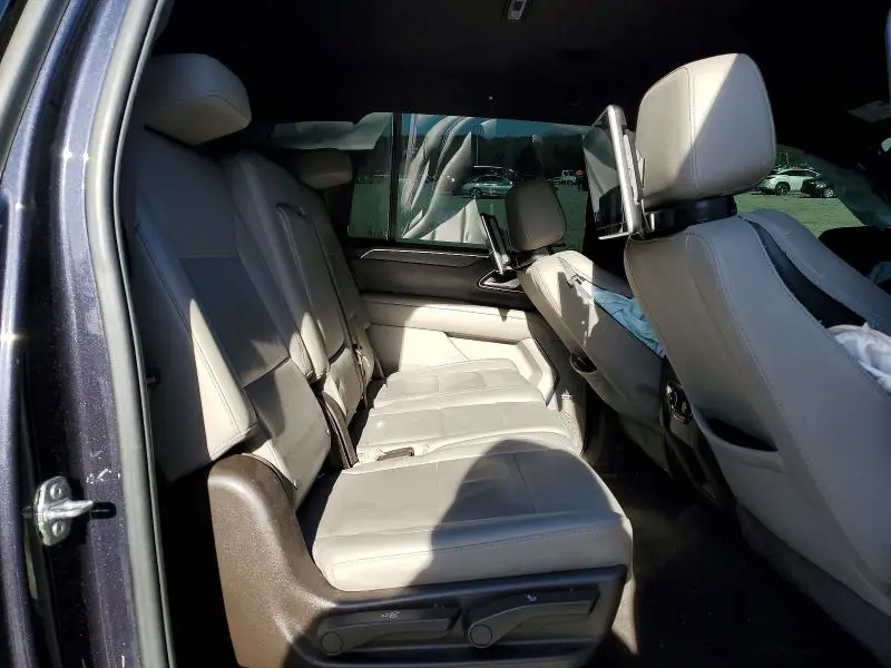 2022 CHEVROLET SUBURBAN C1500 LT  