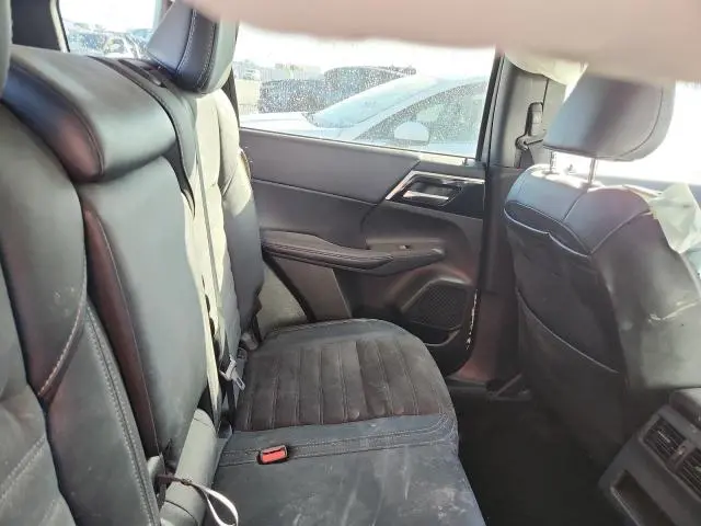 2024 MITSUBISHI OUTLANDER SE  