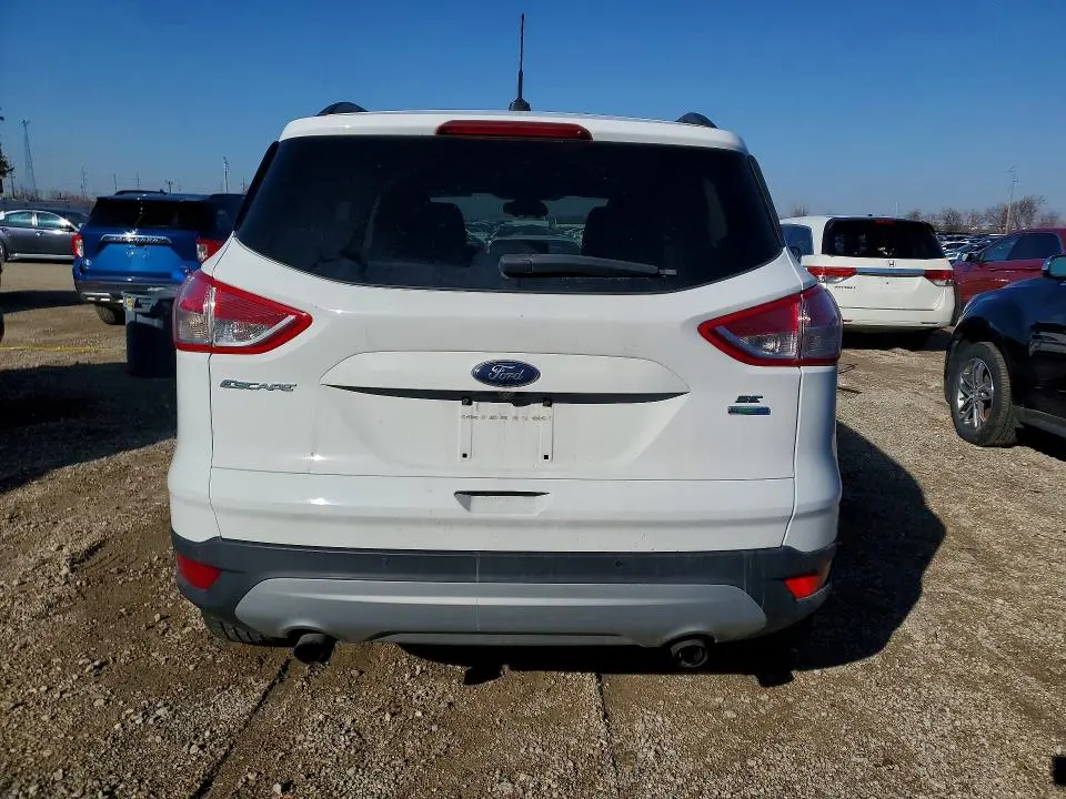 2015 FORD ESCAPE SE  