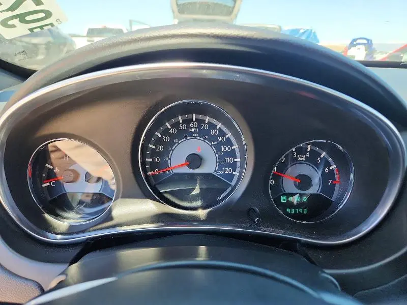 2013 CHRYSLER 200 LX  