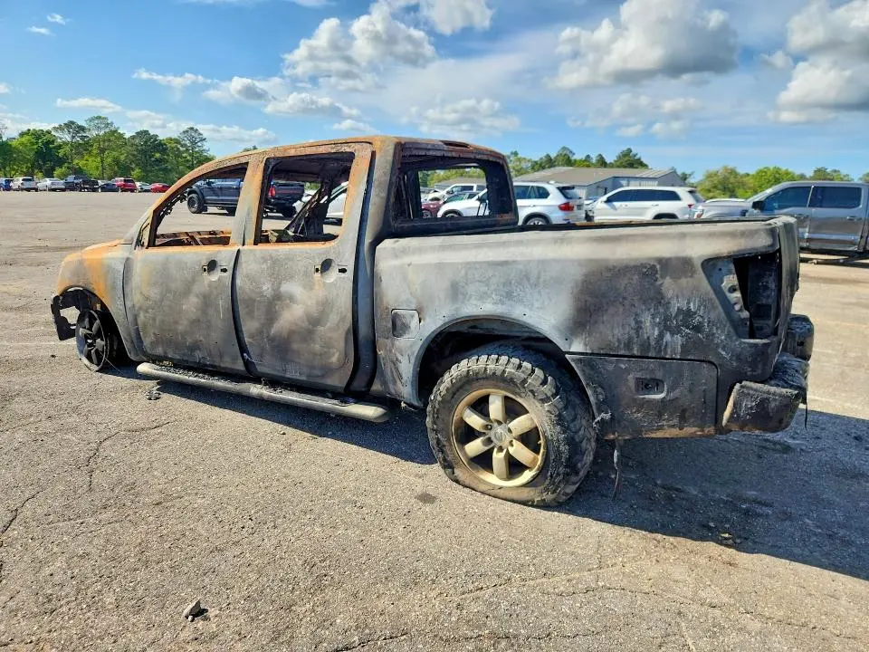 2012 NISSAN TITAN SV  