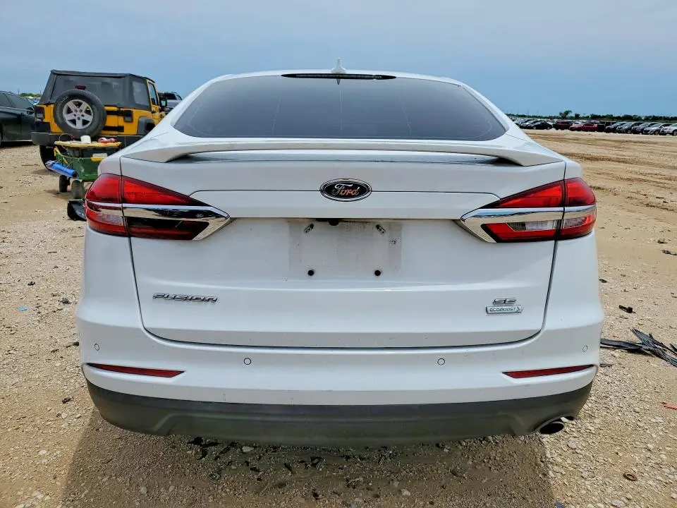 2019 FORD FUSION SE  