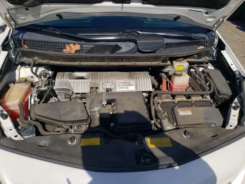 2013 TOYOTA PRIUS V THREE  