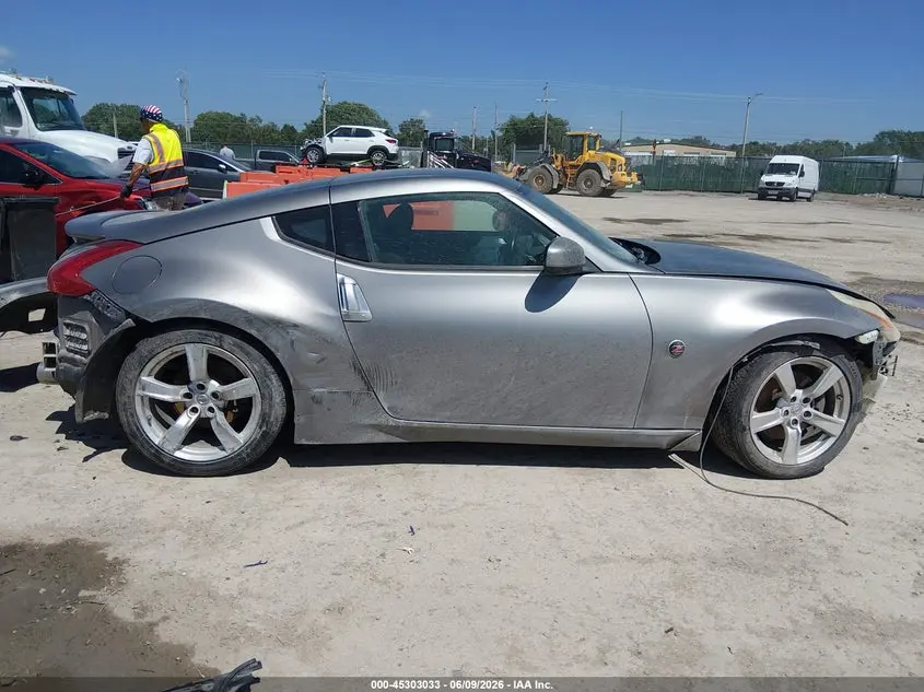2010 NISSAN 370Z  