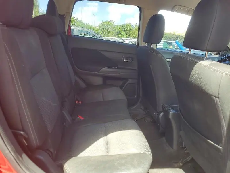 2016 MITSUBISHI OUTLANDER SE  