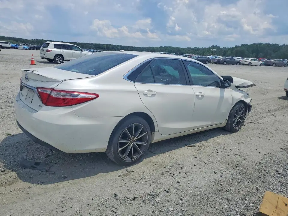 2015 TOYOTA CAMRY XSE  