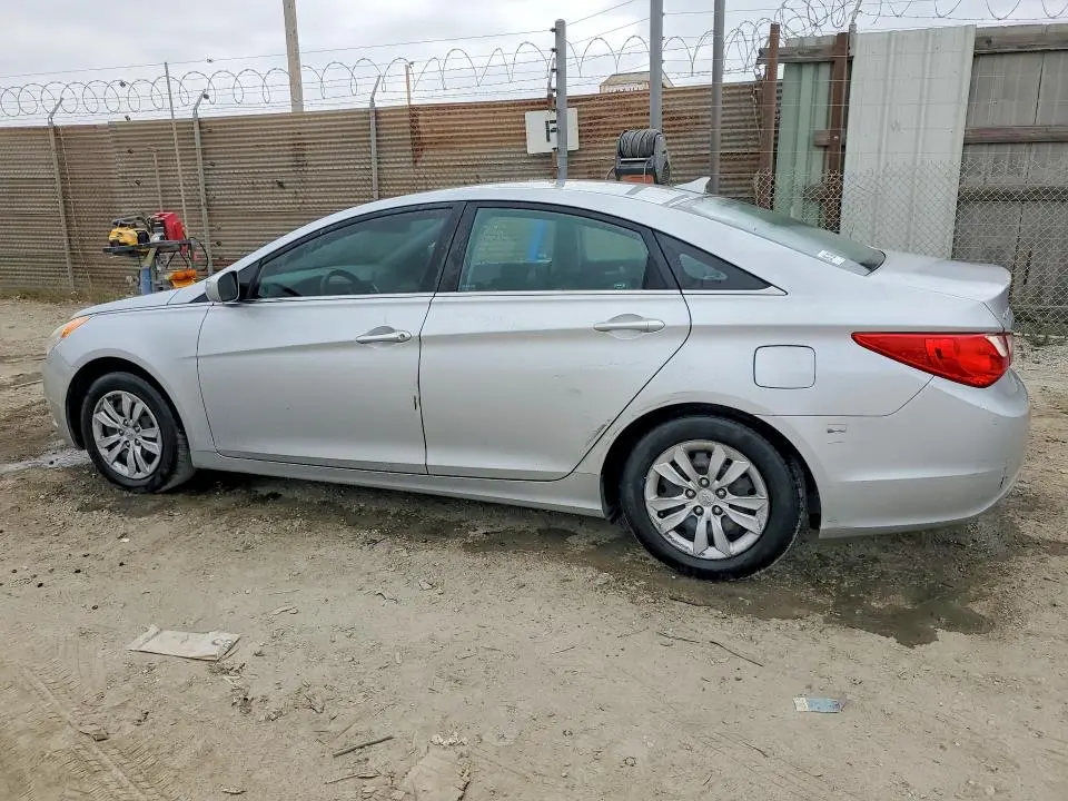 2011 HYUNDAI SONATA GLS  