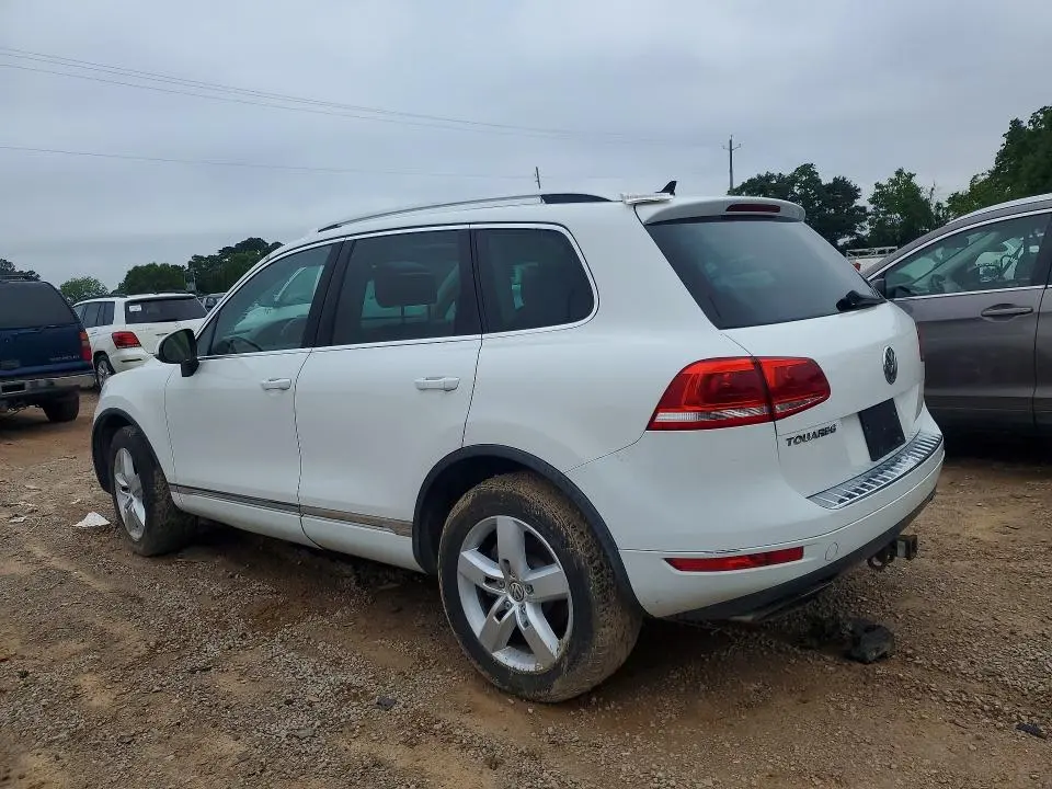 2012 VOLKSWAGEN TOUAREG V6  