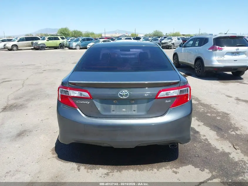 2014 TOYOTA CAMRY SE