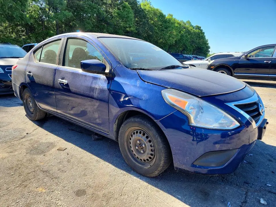 2018 NISSAN VERSA SV  