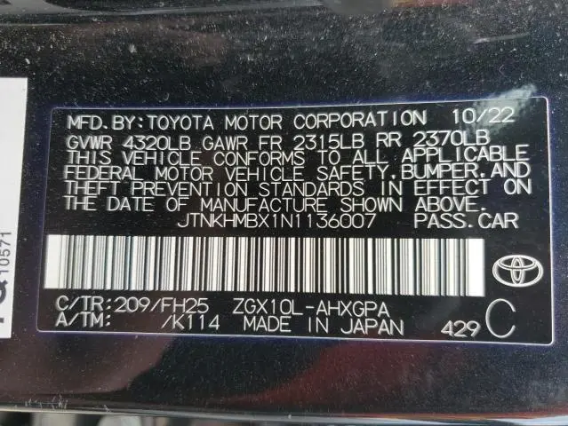 2022 TOYOTA C-HR XLE  