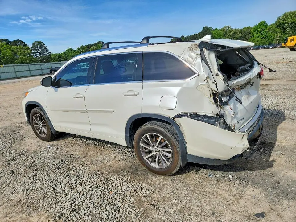 2018 TOYOTA HIGHLANDER XLE  