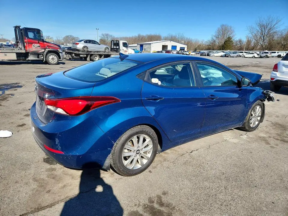 2015 HYUNDAI ELANTRA SE  