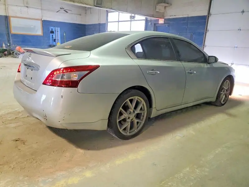 2011 NISSAN MAXIMA S  