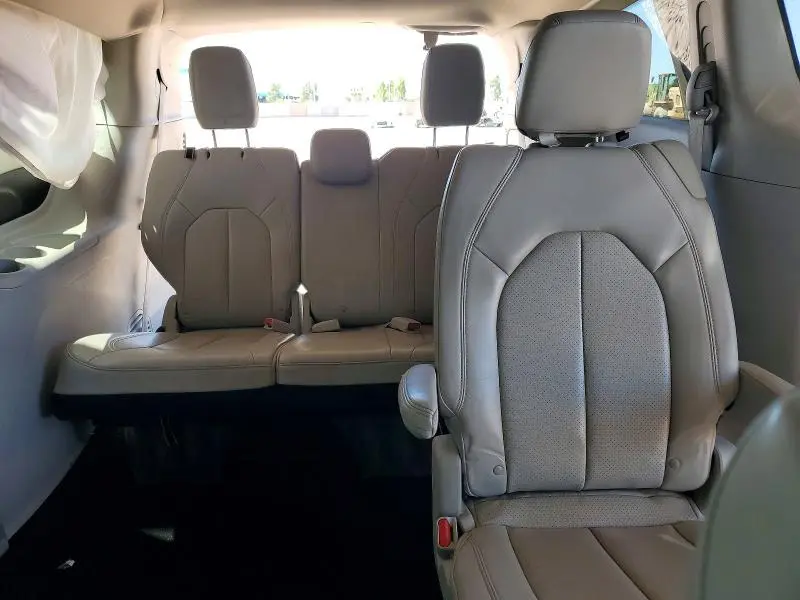 2021 CHRYSLER VOYAGER LXI  