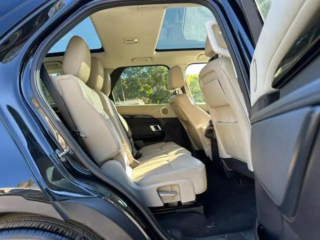 2018 LAND ROVER DISCOVERY SE  