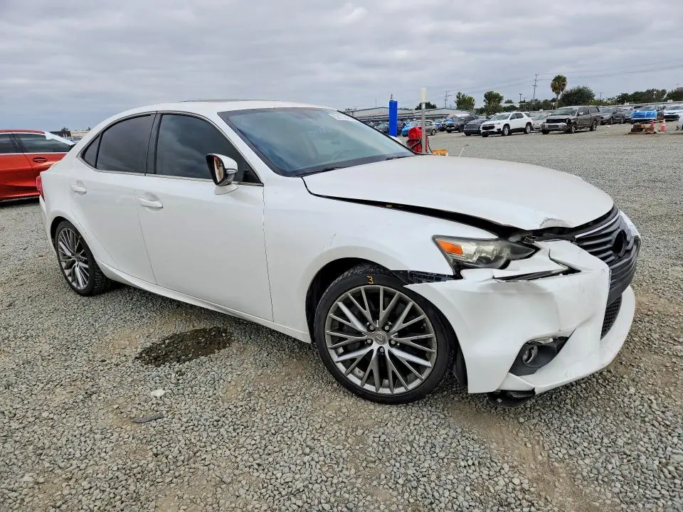 2016 LEXUS IS 200T  