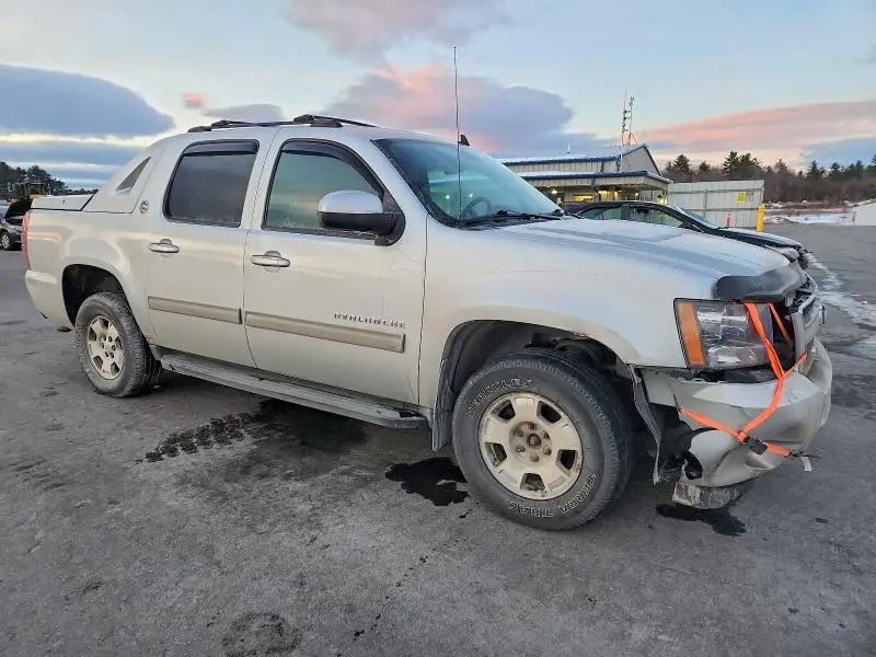 2013 CHEVROLET AVALANCHE LS  