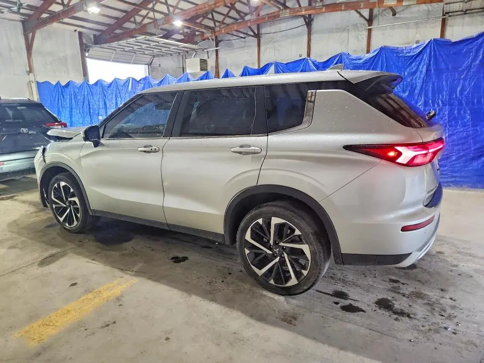 2024 MITSUBISHI OUTLANDER SE  