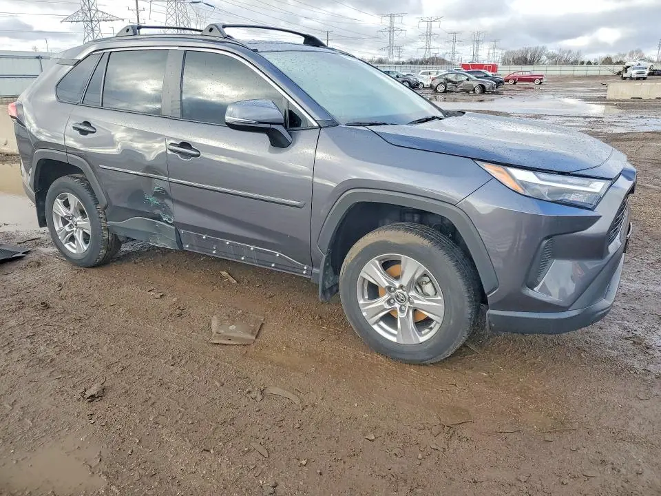 2024 TOYOTA RAV4 XLE  