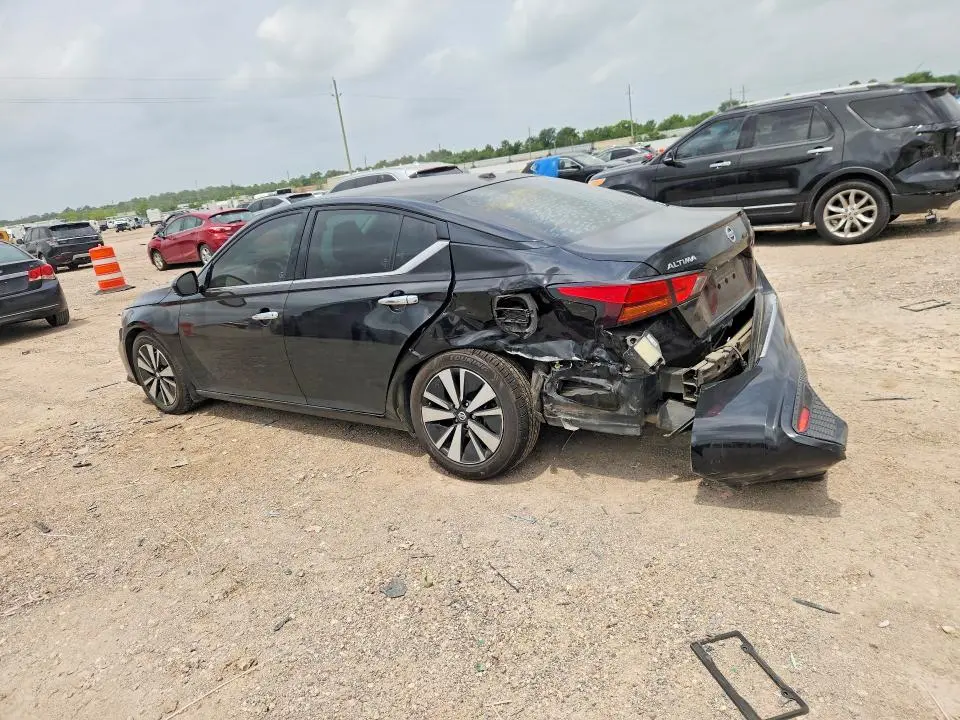 2021 NISSAN ALTIMA SL  