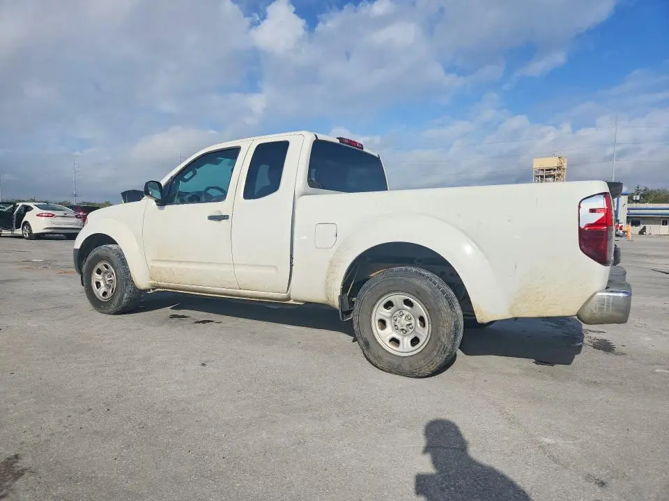 2014 NISSAN FRONTIER S  