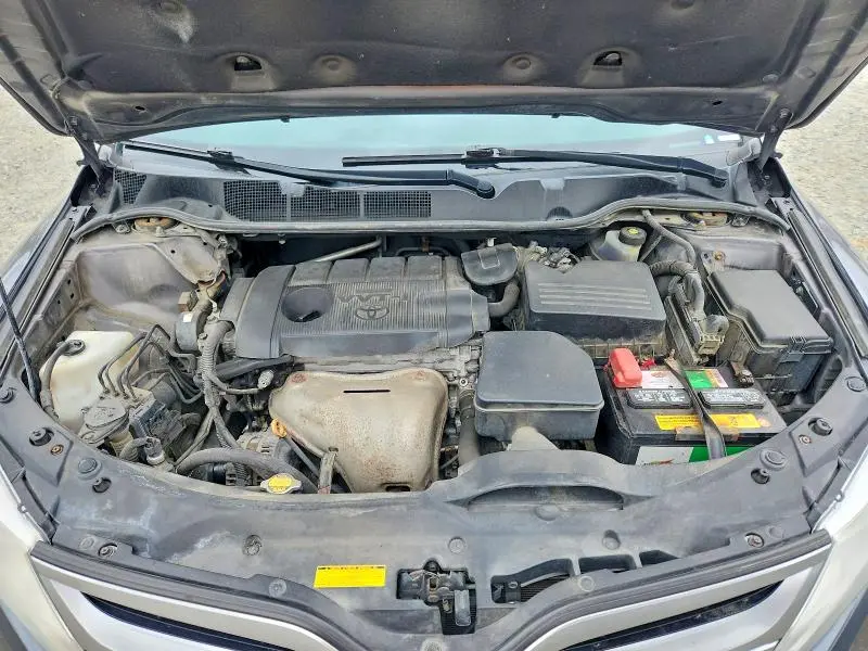 2013 TOYOTA VENZA LE  