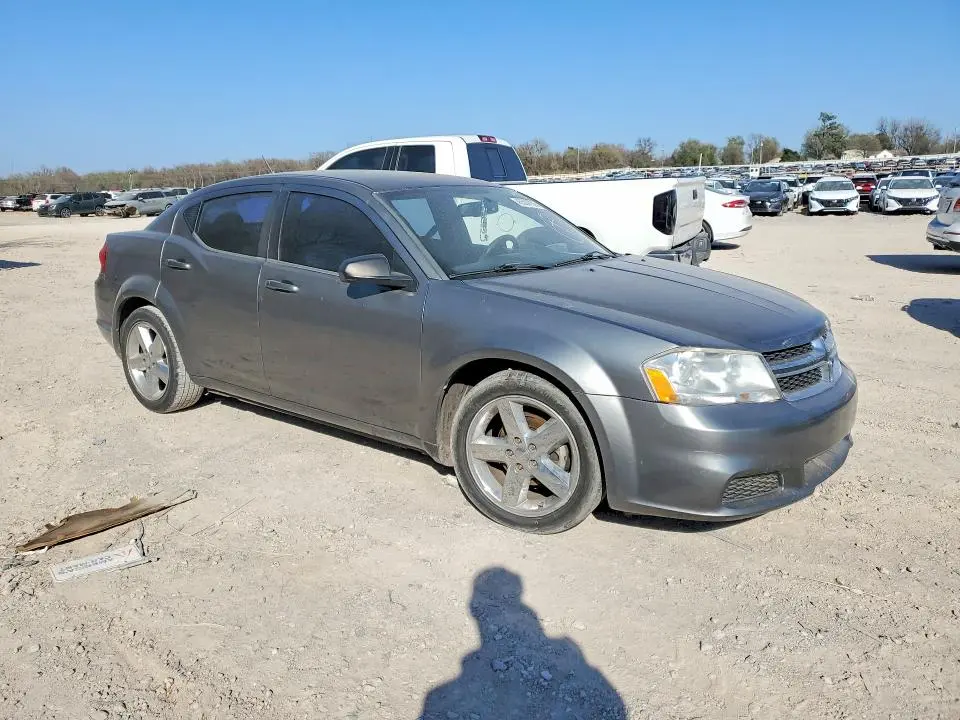2013 DODGE AVENGER SE  