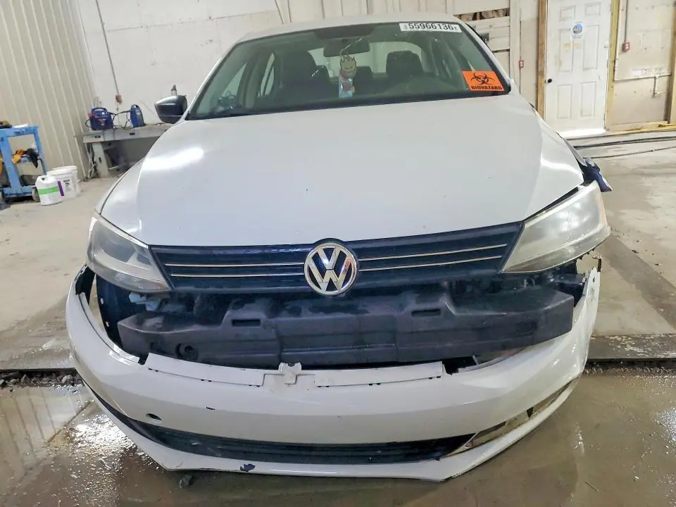 2013 VOLKSWAGEN JETTA BASE  