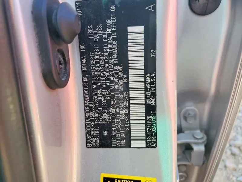 2012 TOYOTA HIGHLANDER SE  