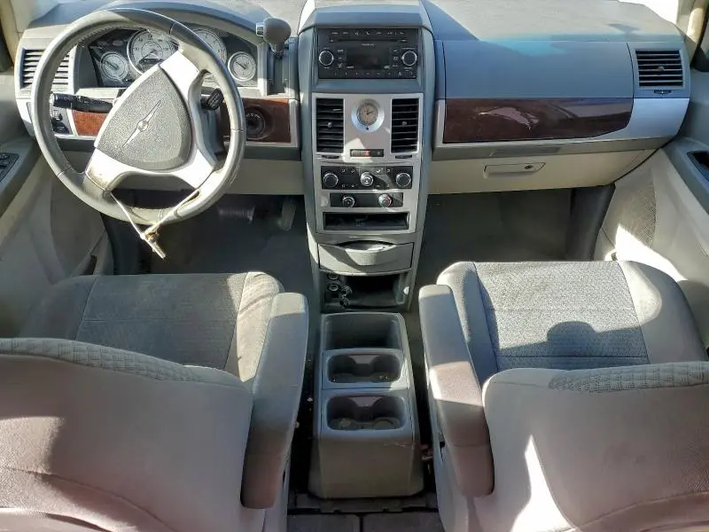 2010 CHRYSLER TOWN & COUNTRY TOURING  