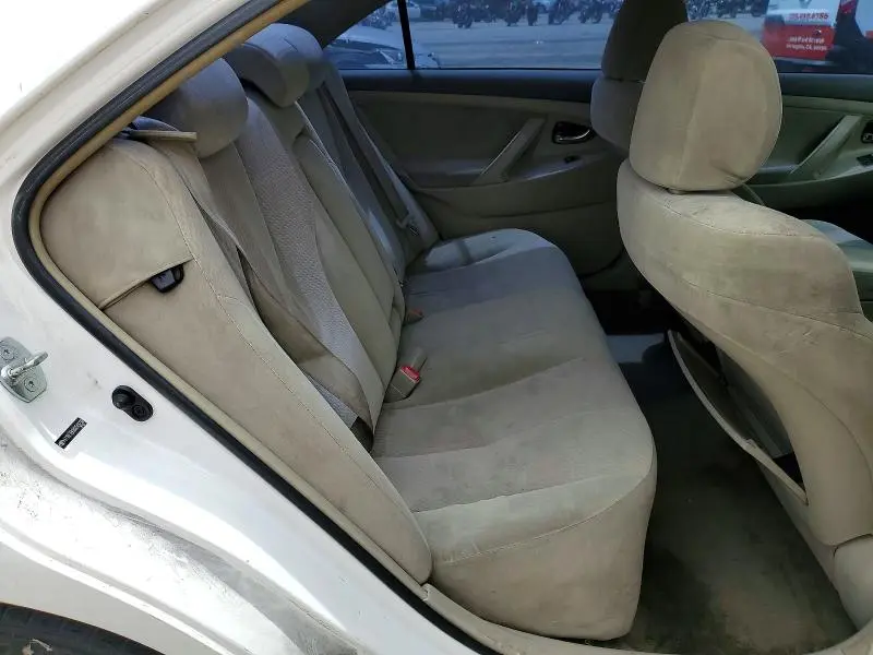 2010 TOYOTA CAMRY LE  