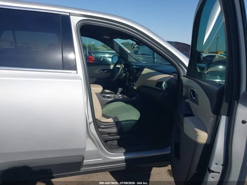2022 CHEVROLET TRAVERSE FWD LS