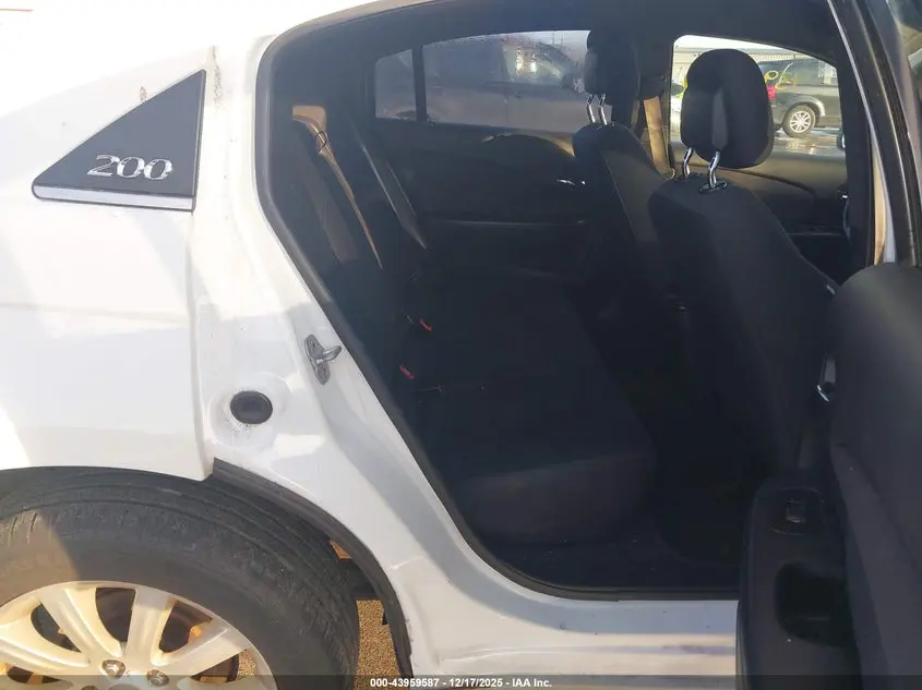 2012 CHRYSLER 200 TOURING