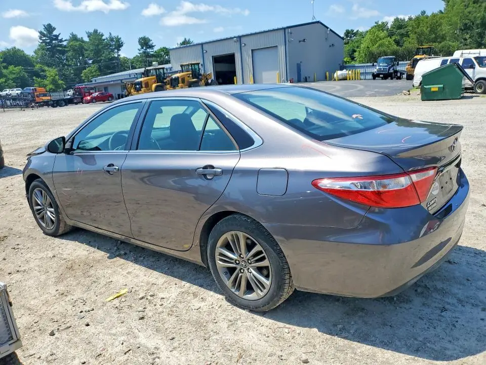 2016 TOYOTA CAMRY SE  