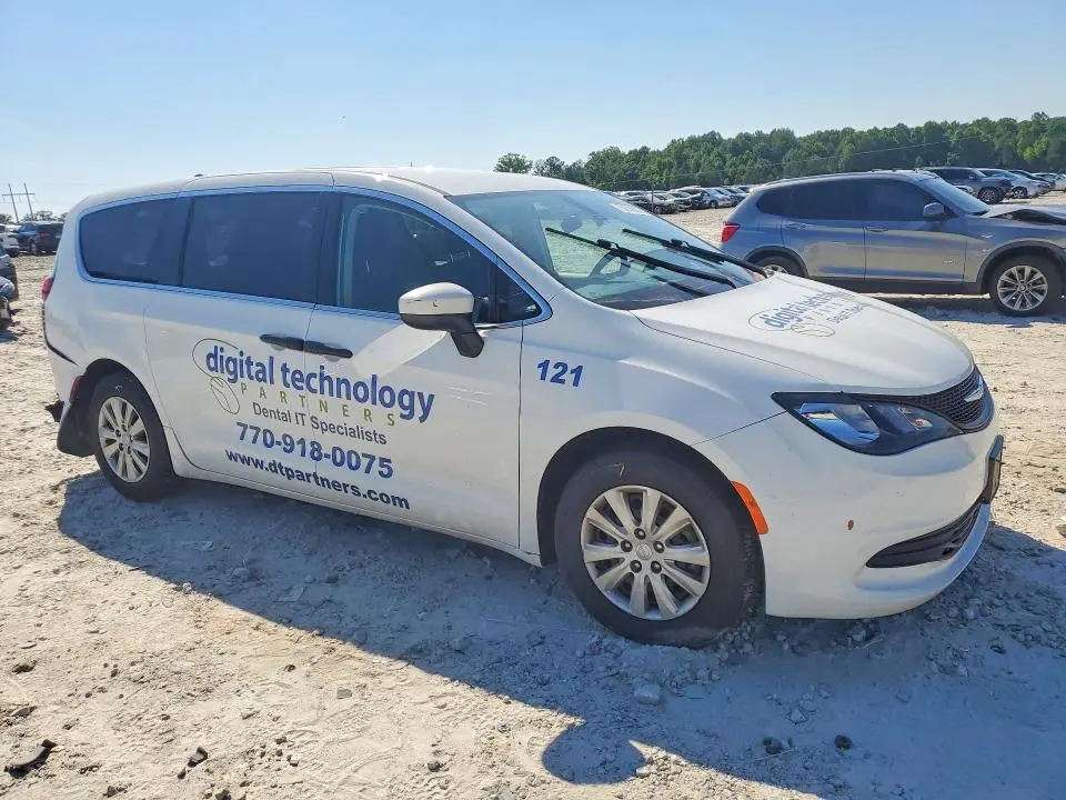2020 CHRYSLER VOYAGER L  