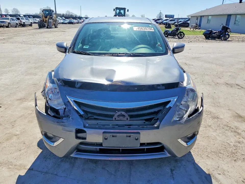 2019 NISSAN VERSA SV  