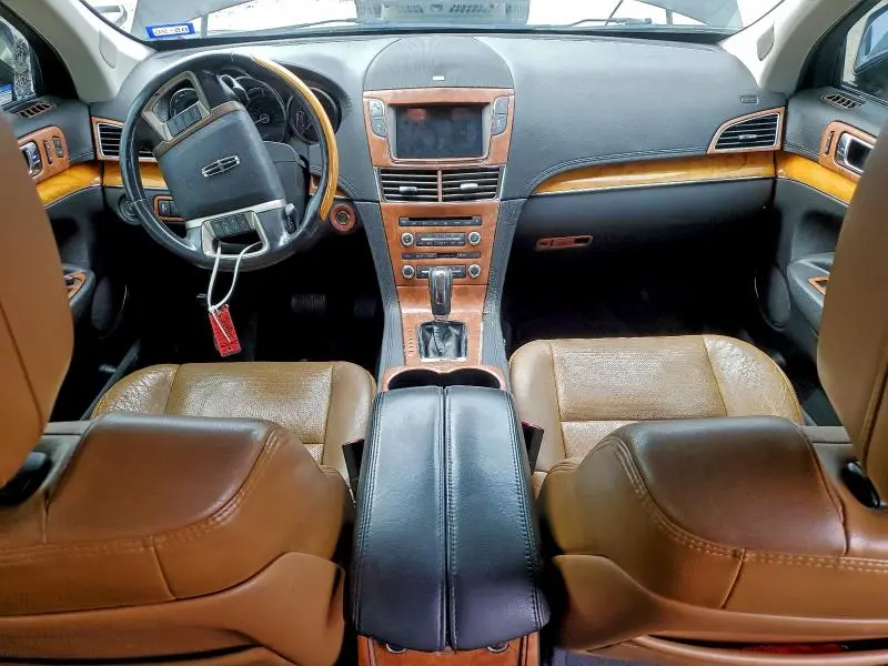 2011 LINCOLN MKT   