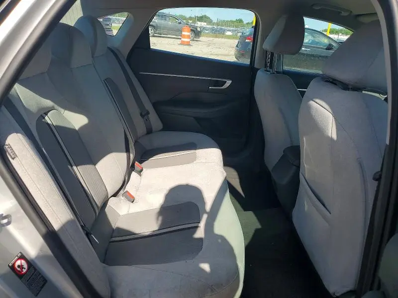 2021 HYUNDAI SONATA SE  